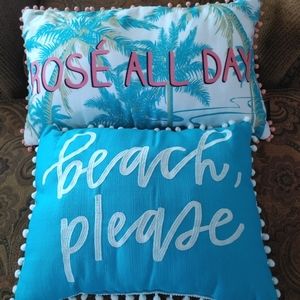 X2 Beach theme pillows.